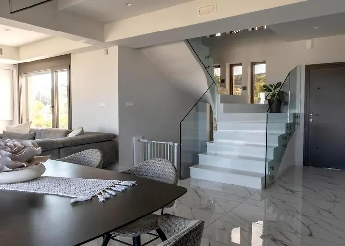 Aetheria Luxury Villa *